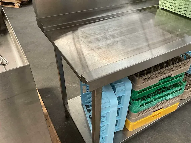 Vaatwasmachine hobart amx-10 a met bijhorende doorschuiftafels - afbeelding 18 van  19