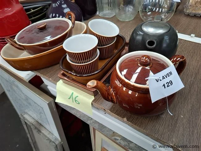 Vaatwerk - afbeelding 2 van  2