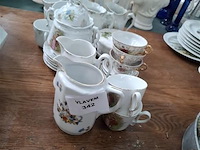 Vaatwerk - afbeelding 1 van  3