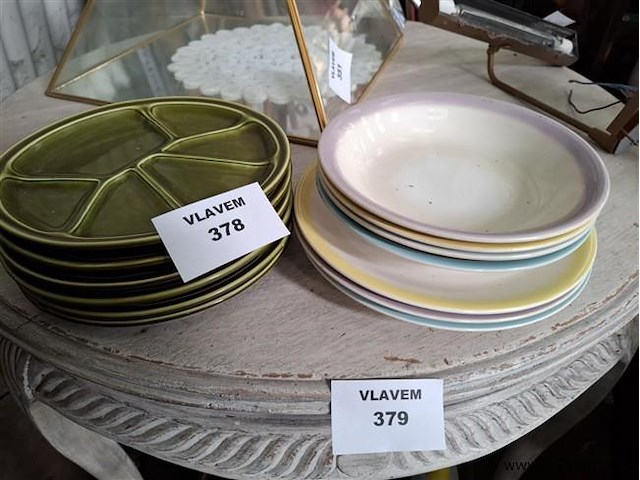 Vaatwerk - afbeelding 1 van  1