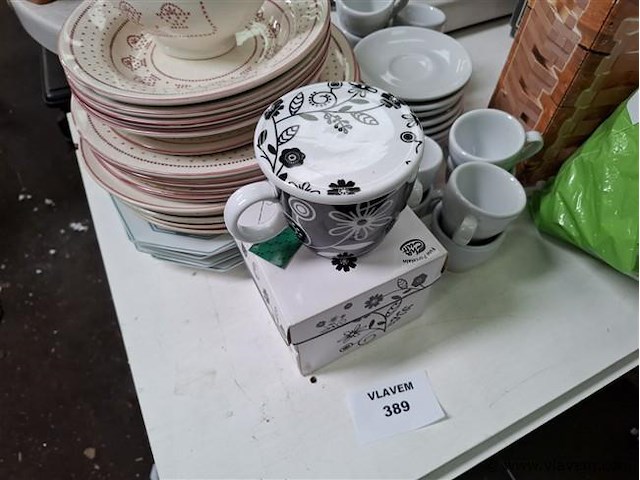 Vaatwerk - afbeelding 1 van  2