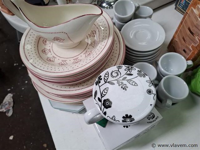 Vaatwerk - afbeelding 2 van  2