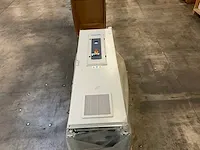 Vacon vacon0100-3l-0261-7-ed-flow frequentieregelaar