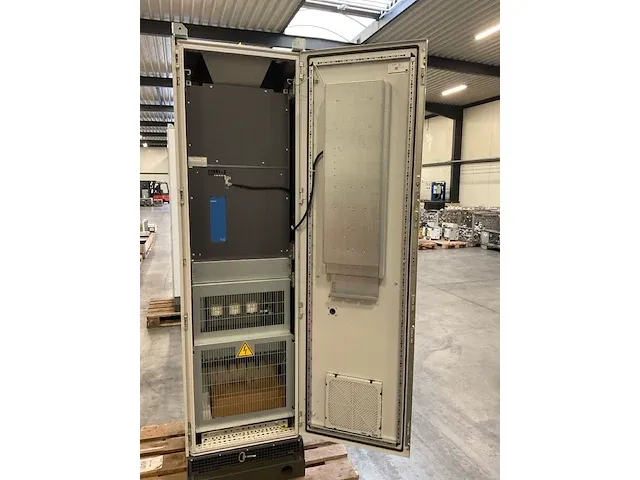 Vacon vacon0100-3l-0416-7-ed-flow frequentieregelaar - afbeelding 8 van  13