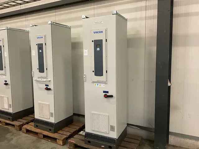 Vacon vacon0100-3l-0416-7-ed-flow frequentieregelaar - afbeelding 1 van  11