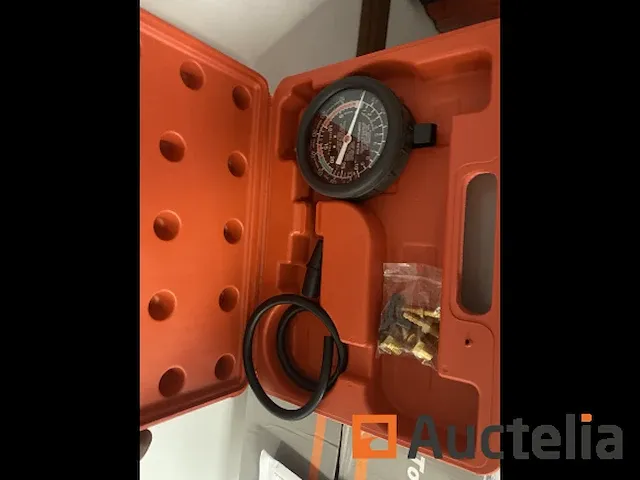 Vacuüm en brandstofpomp tester - afbeelding 2 van  2
