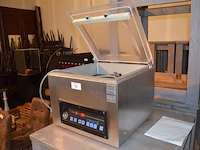 Vacuum machine henko