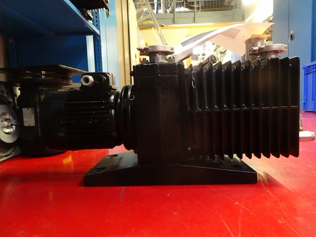 Vacuum pump alcatel - afbeelding 2 van  7