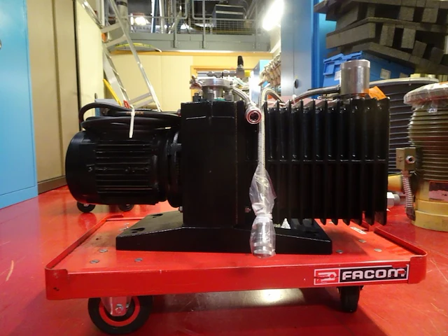 Vacuum pump alcatel - afbeelding 3 van  5