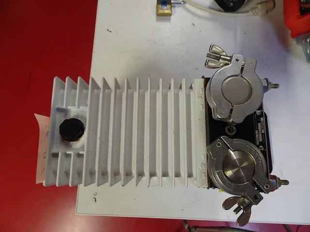 Vacuum pump alcatel - afbeelding 3 van  6