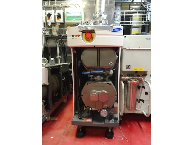 Vacuum pump alcatel - afbeelding 1 van  5