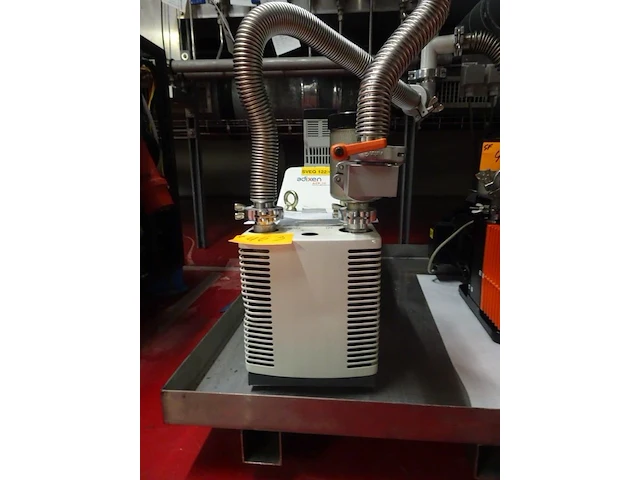 Vacuum pump alcatel - afbeelding 1 van  8