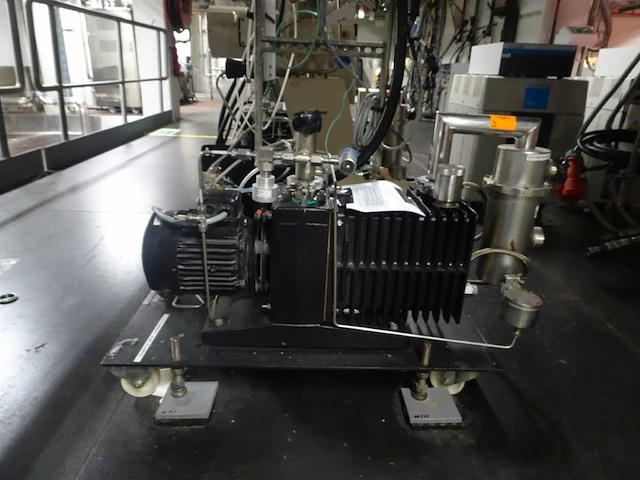 Vacuum pump alcatel - afbeelding 2 van  6