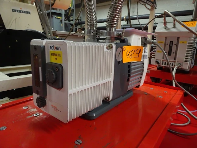 Vacuum pump alcatel - afbeelding 2 van  4