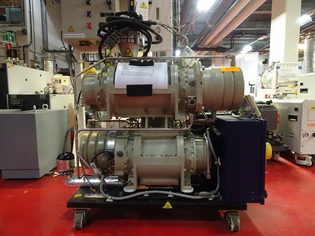 Vacuum pump ebara - afbeelding 1 van  7