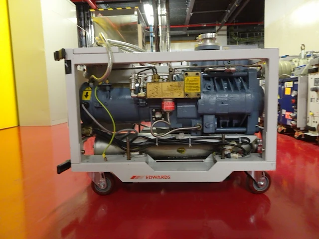 Vacuum pump edwards - afbeelding 3 van  6