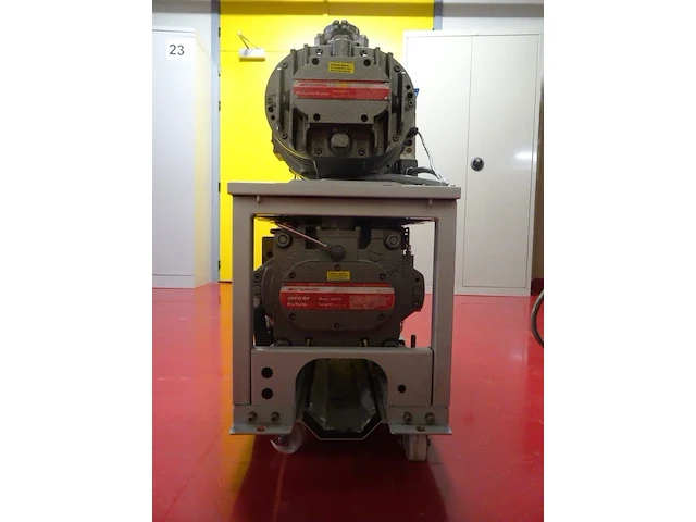 Vacuum pump edwards - afbeelding 8 van  9