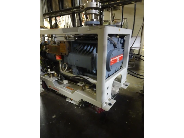 Vacuum pump edwards - afbeelding 1 van  6