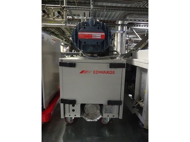 Vacuum pump edwards - afbeelding 1 van  6