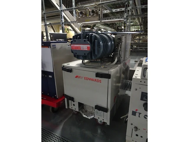 Vacuum pump edwards - afbeelding 6 van  6