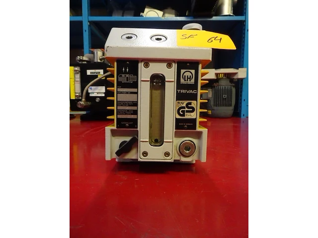 Vacuum pump leybold - afbeelding 1 van  5