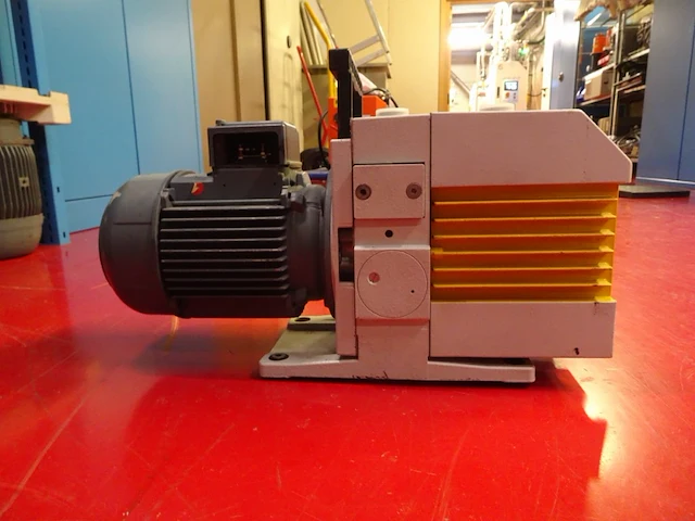Vacuum pump leybold - afbeelding 2 van  5