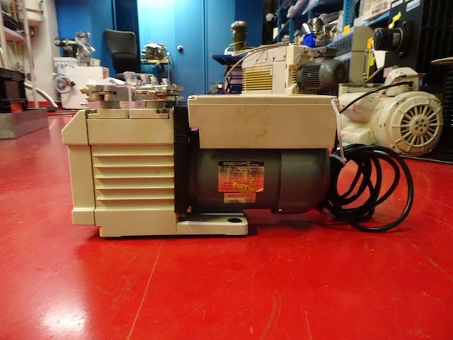 Vacuum pump leybold - afbeelding 3 van  4