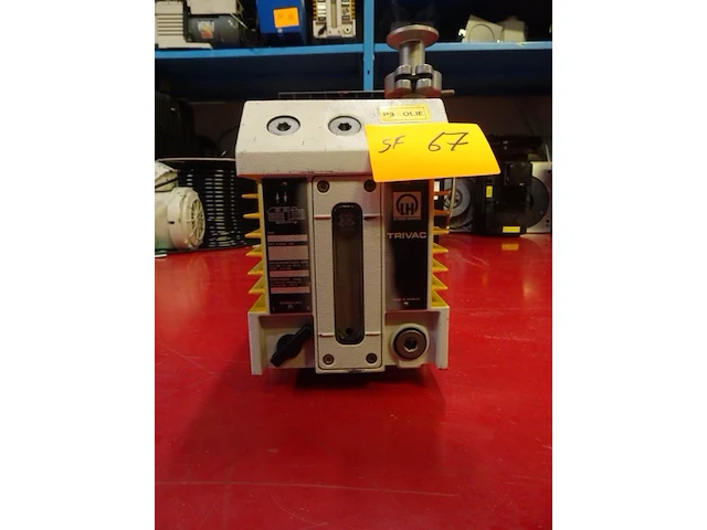 Vacuum pump leybold - afbeelding 1 van  6