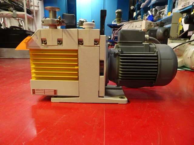 Vacuum pump leybold - afbeelding 2 van  6