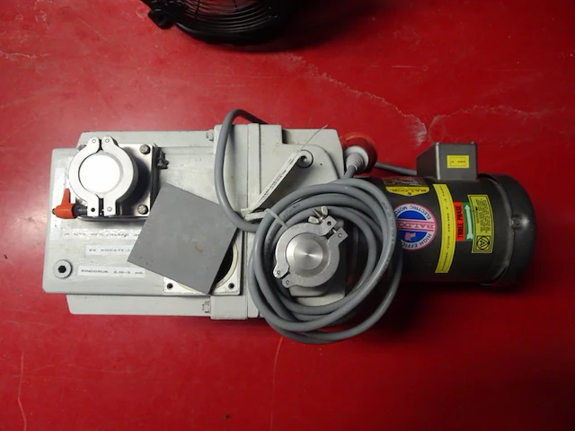 Vacuum pump leybold - afbeelding 4 van  6