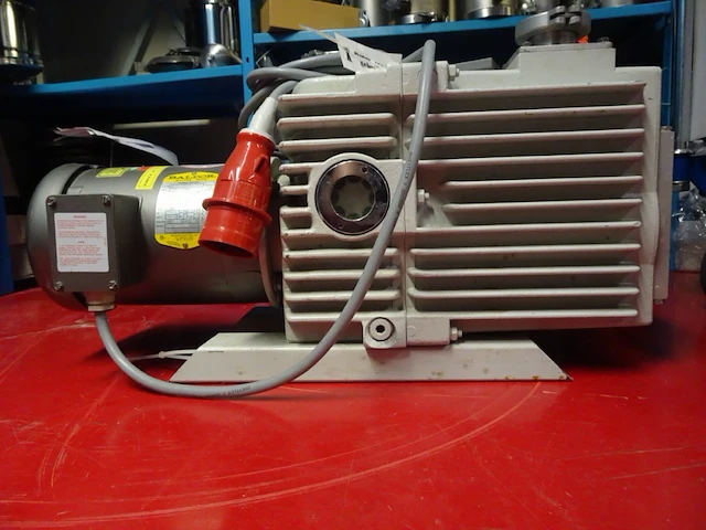 Vacuum pump leybold - afbeelding 5 van  6