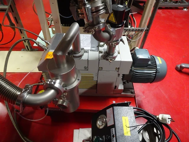 Vacuum pump leybold - afbeelding 1 van  6