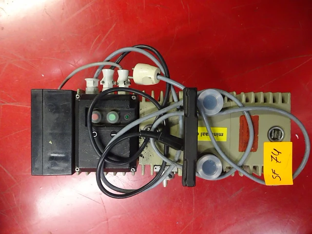 Vacuum pump pfeiffer - afbeelding 3 van  4