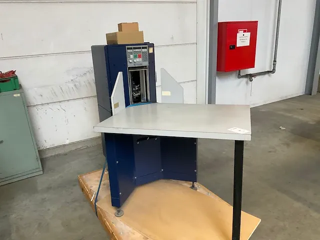 Vacuumatic vicount papiertelmachine - afbeelding 1 van  4