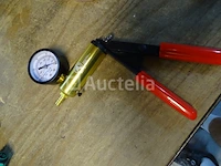Vacuümpomp met bsg manometer - afbeelding 2 van  5
