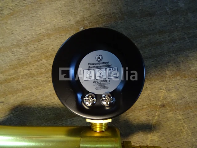 Vacuümpomp met bsg manometer - afbeelding 5 van  5