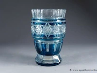 Val-saint-lambert. vase modèle kipling. cristal incolore, doublé bleu pétrole, à taille de côtes plates, de pointes de diamant et de canaux. - afbeelding 1 van  1