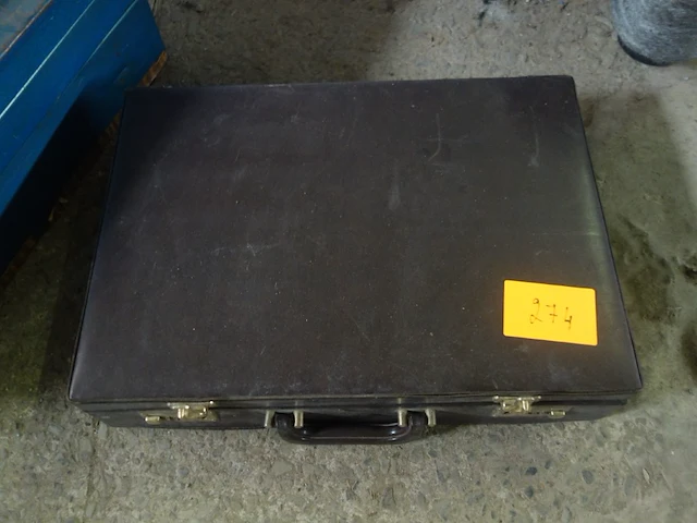 Valies met multimeters - afbeelding 2 van  2