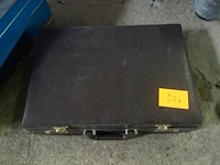Valies met multimeters - afbeelding 2 van  2