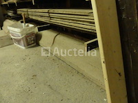 Vallende planken, latten en balken - afbeelding 3 van  30