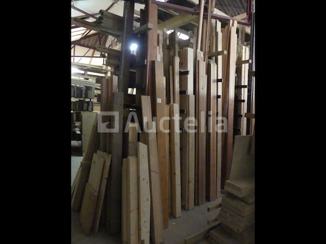 Vallende planken, latten en balken - afbeelding 6 van  30