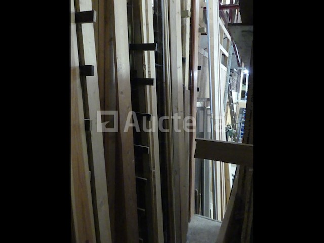 Vallende planken, latten en balken - afbeelding 8 van  30