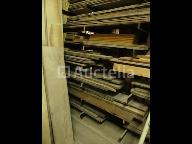 Vallende planken, latten en balken - afbeelding 15 van  30