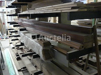 Vallende planken, latten en balken - afbeelding 21 van  30