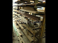 Vallende planken, latten en balken - afbeelding 22 van  30