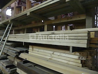 Vallende planken, latten en balken - afbeelding 25 van  30