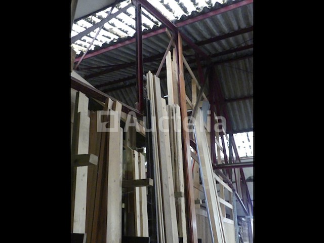 Vallende planken, latten en balken - afbeelding 28 van  30