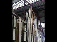 Vallende planken, latten en balken - afbeelding 28 van  30