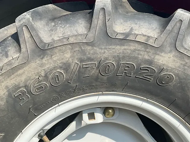 Valpadana vierwielaangedreven landbouwtractor - afbeelding 10 van  21