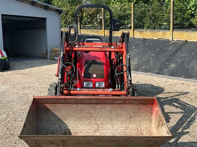 Valpadana vierwielaangedreven landbouwtractor - afbeelding 17 van  21